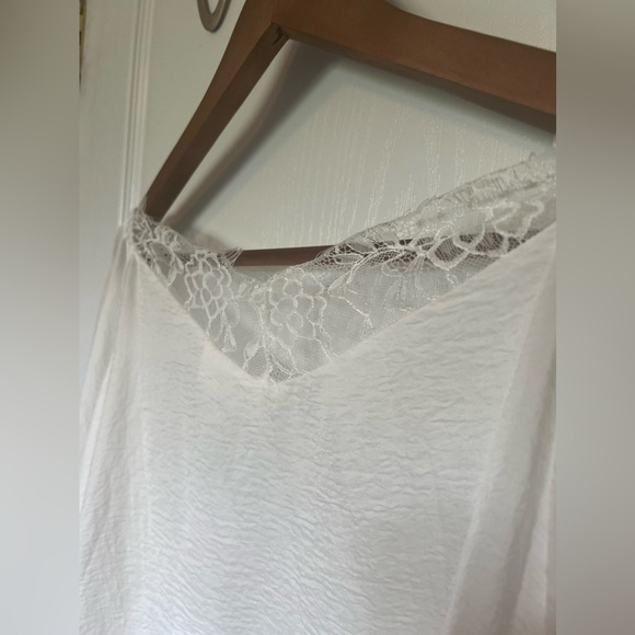 Satin lace blouse - Picture 6 of 6